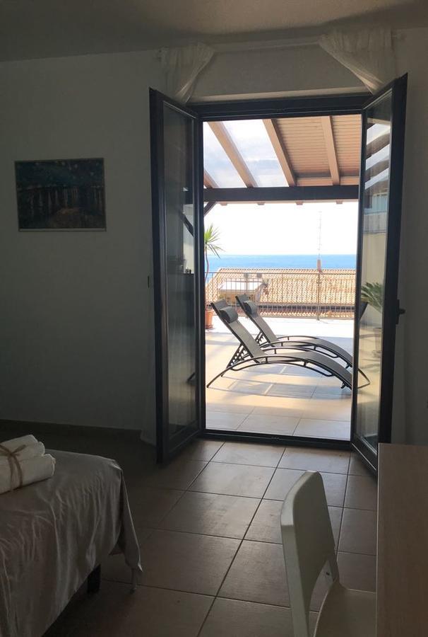 Appartamento Gambero Beach Santa Teresa Di Riva Exterior photo